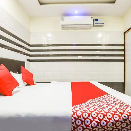 Oyo 71693 Starlight Hotel Gangānagar Kültér fotó