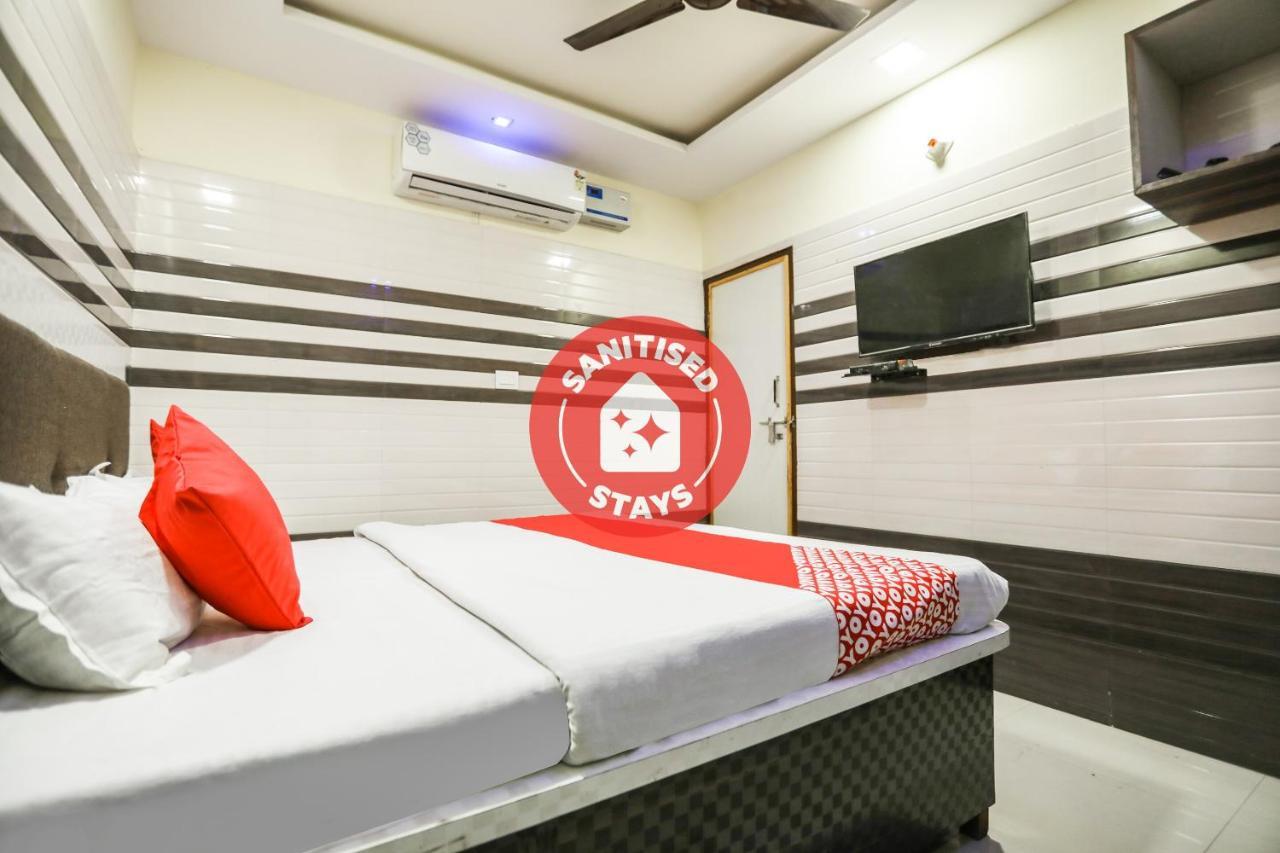 Oyo 71693 Starlight Hotel Gangānagar Kültér fotó