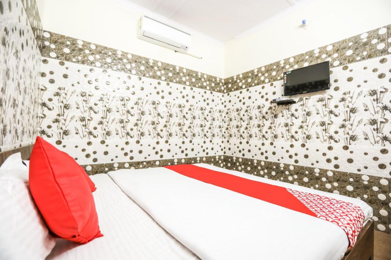 Oyo 71693 Starlight Hotel Gangānagar Kültér fotó
