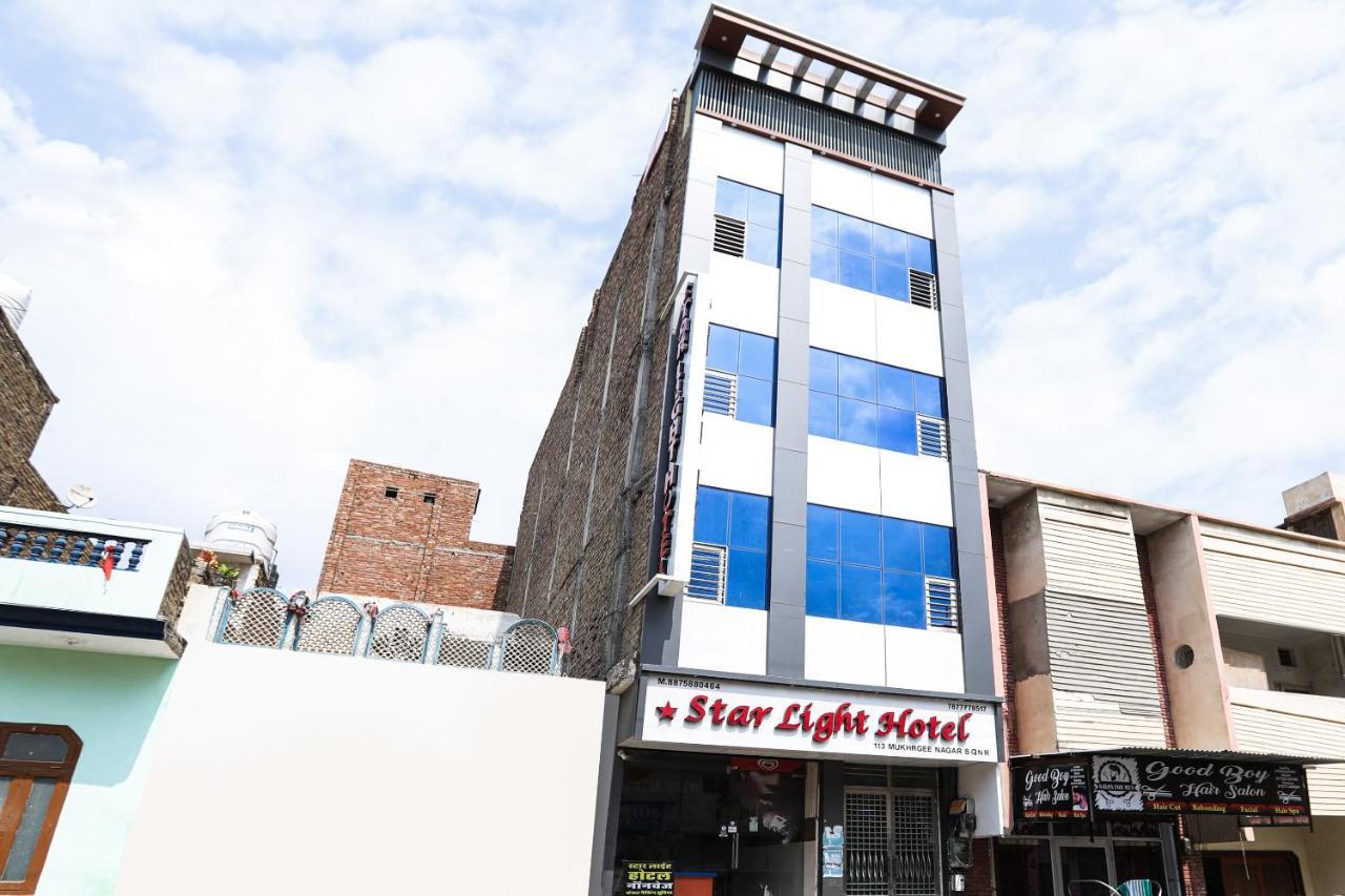 Oyo 71693 Starlight Hotel Gangānagar Kültér fotó
