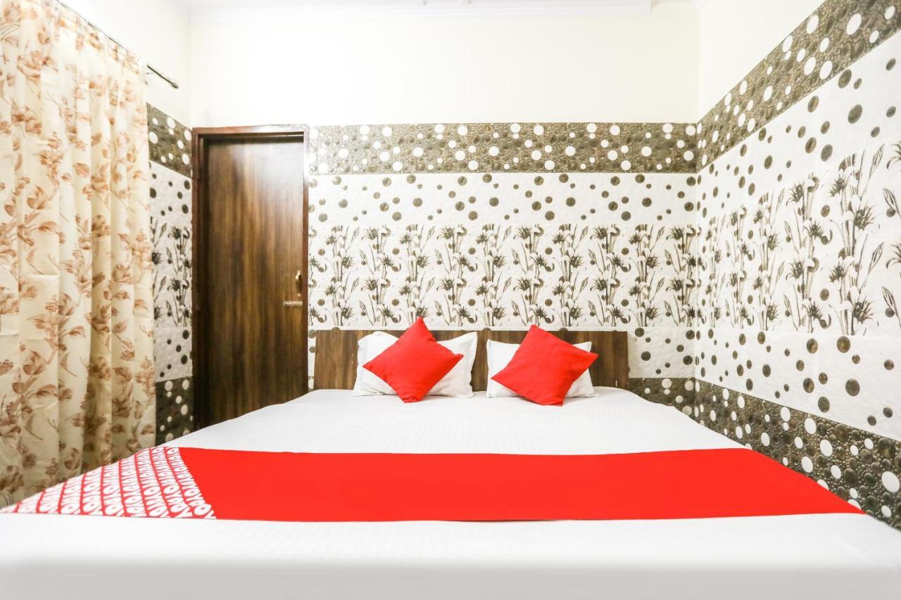Oyo 71693 Starlight Hotel Gangānagar Kültér fotó